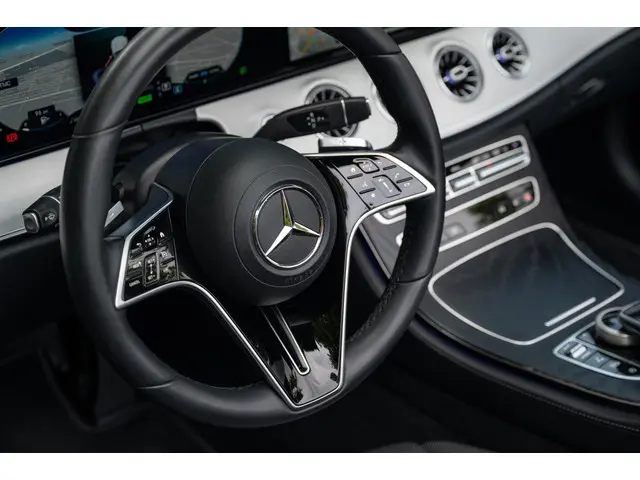 Mercedes-Benz E-Klasse Cabrio 200e 4MATIC 2021 Benzine 15