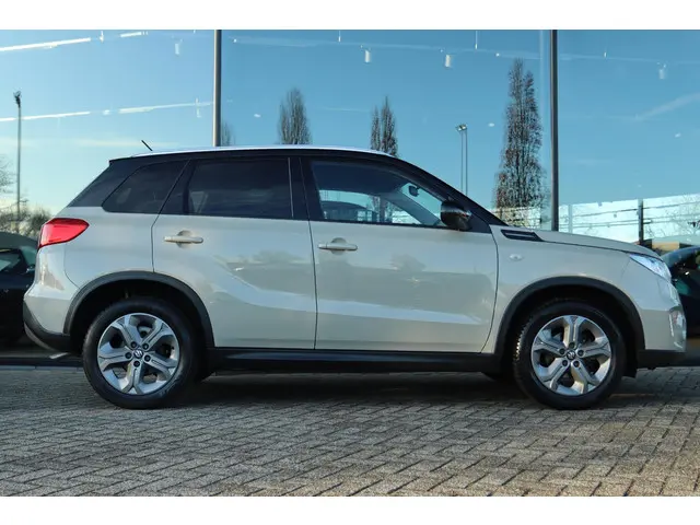 Suzuki Vitara 1.6 EXCLUSIVE AUT. 2016 Benzine 9