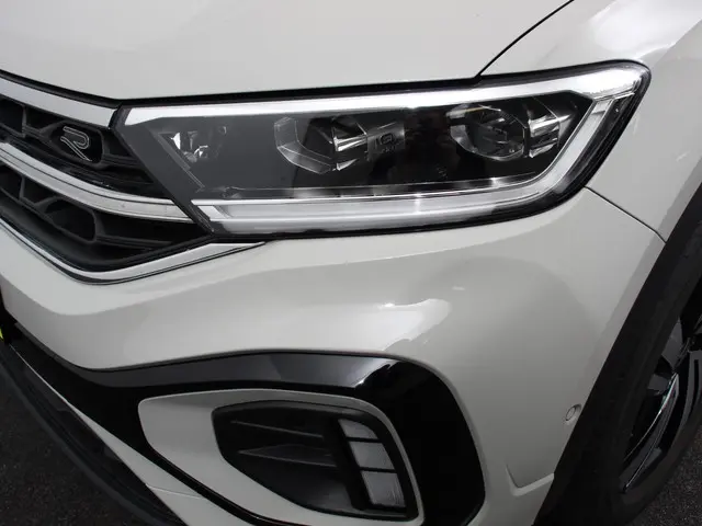 Volkswagen T-Roc 1.5 TSI R-Line+ 2025 Benzine 25