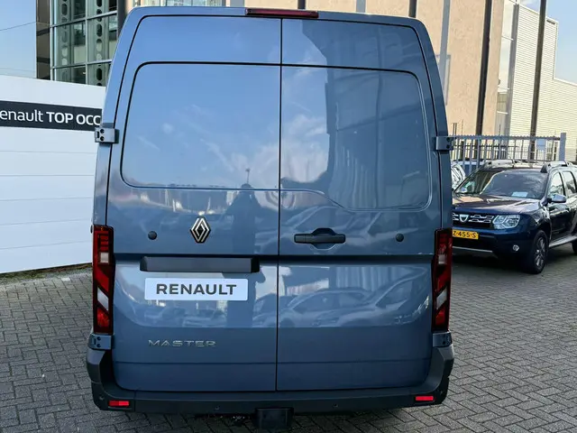 Renault Master T35 2.0 dCi 130 L2H2 Advance 2024 Diesel 7