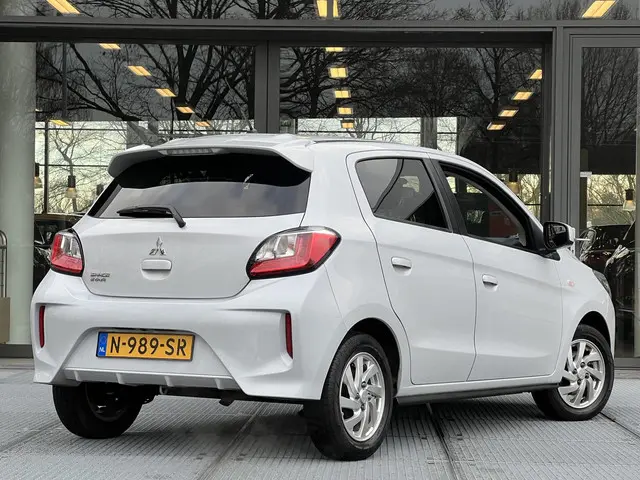 Mitsubishi Space Star 1.2 Intense 2021 Benzine 2