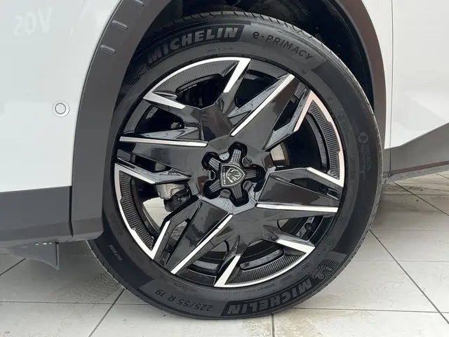 Peugeot 3008 Hybrid 136 GT 2024 Hybride Benzine 4