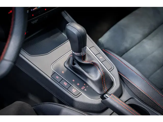 SEAT Ibiza Hatchback FR 1.5 Zwart Pano 2025 Benzine 27