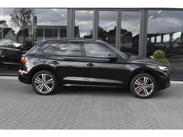 Audi Q5 55 TFSI e S edition 2022 Hybride Benzine 9