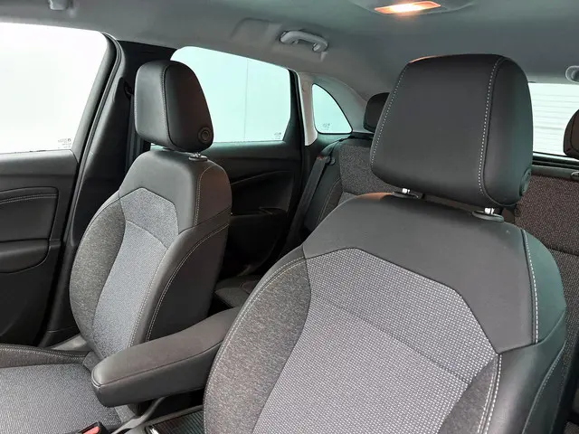 Opel Crossland 1.2 Turbo Elegance 2024 Benzine 13