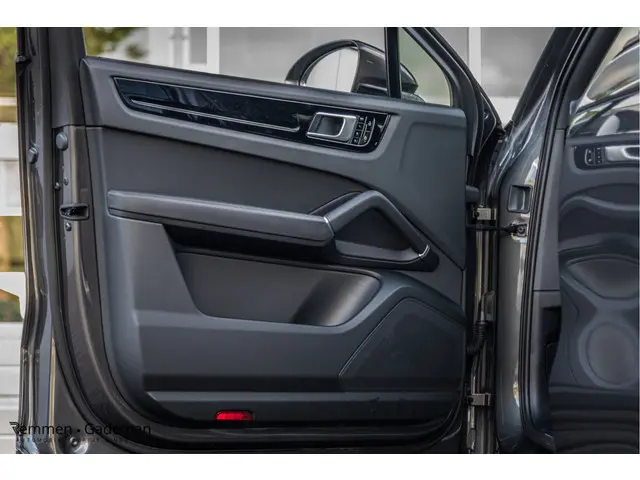 Porsche Cayenne Coupé 3.0 V6 340pk 2020 Benzine 44
