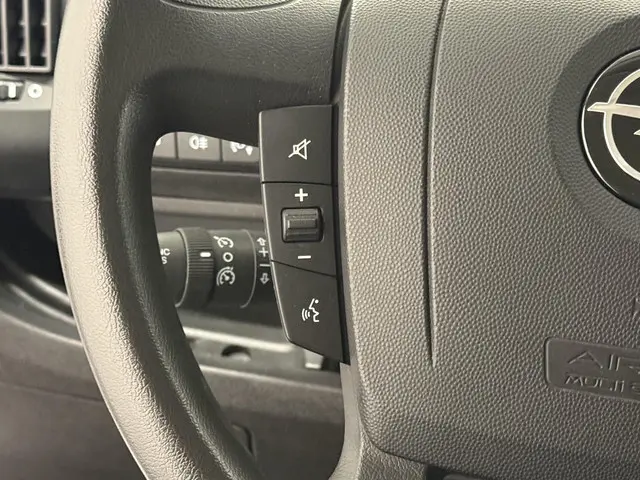 Opel Movano 2.2D 140 L2H2 Edition 2022 Diesel 18