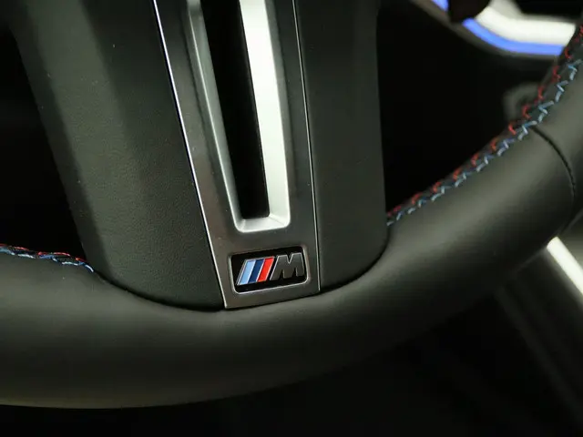 BMW XM 50e 2025 Hybride Benzine 20