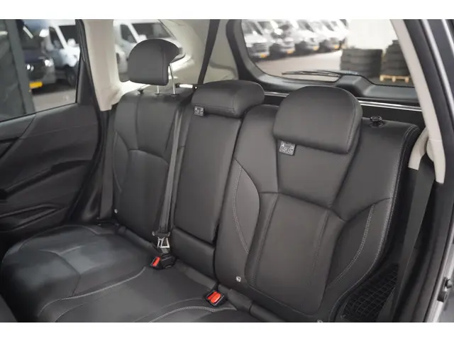 Subaru Forester 2.0i e-BOXER First Edition 2021 Benzine 16