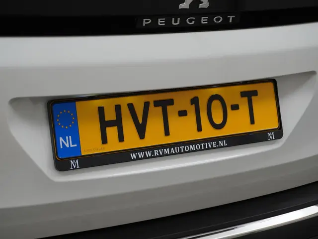 Peugeot 3008 1.6 HYbrid4 300 GT 2022 Hybride Benzine 10