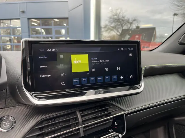 Peugeot 2008 1.2 Hybrid 145 PK GT 2025 Hybride Benzine 17