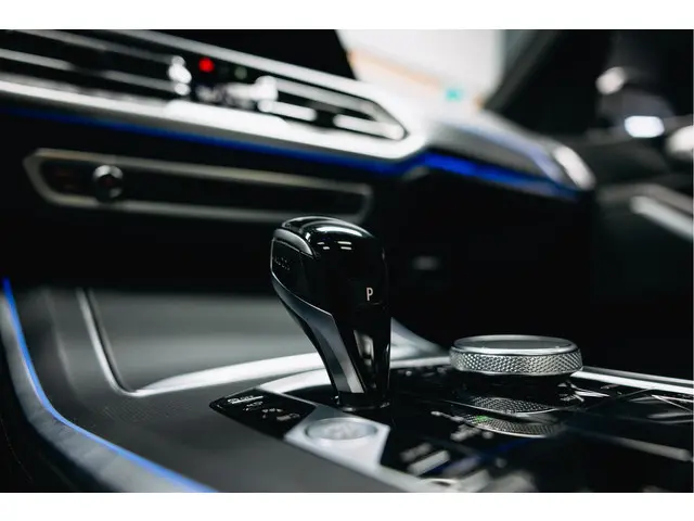 BMW X5 xDrive45e High Executive 2022 Hybride Benzine 32