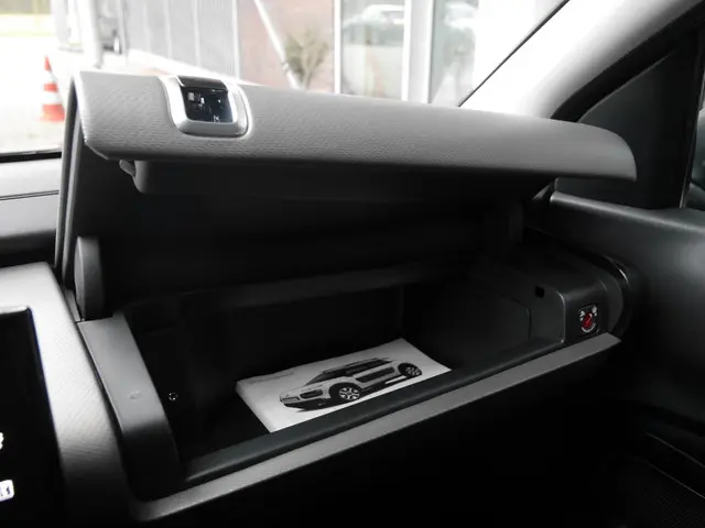 Citroën C4 Cactus 1.2 PureTech Business 2016 Benzine 33