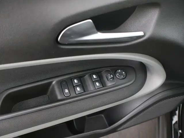 Jeep Avenger 1.2 Altitude 2024 Benzine 21