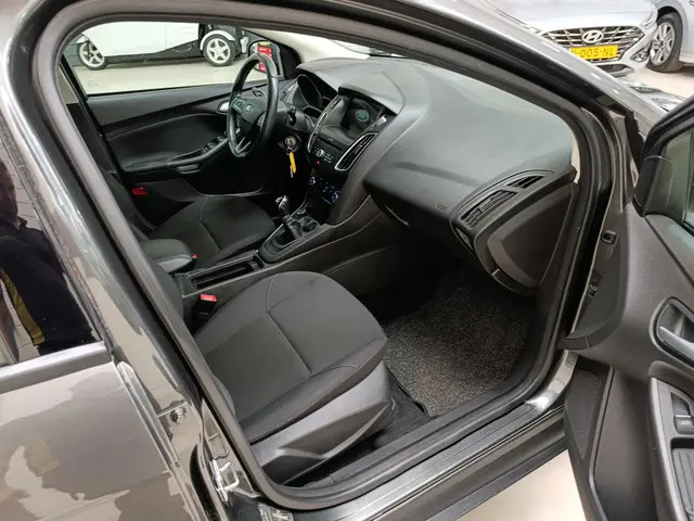 Ford Focus 1.0 Trend 2017 Benzine 27