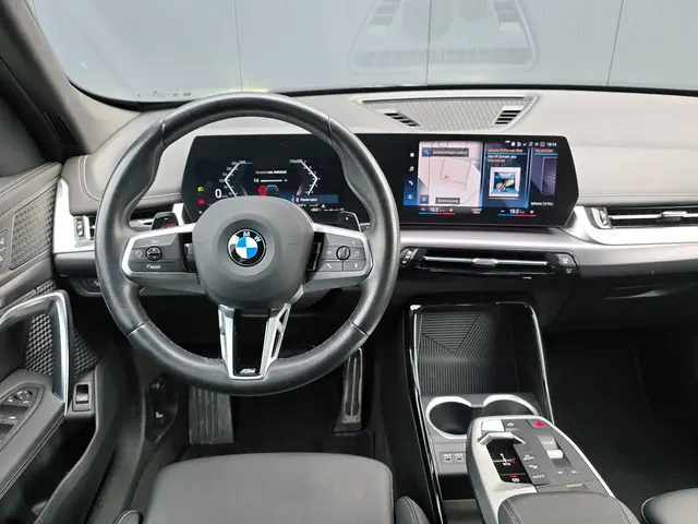 BMW X1 SDrive18i M-pakket/Camera/Navi/Cruise 2023 Benzine 9