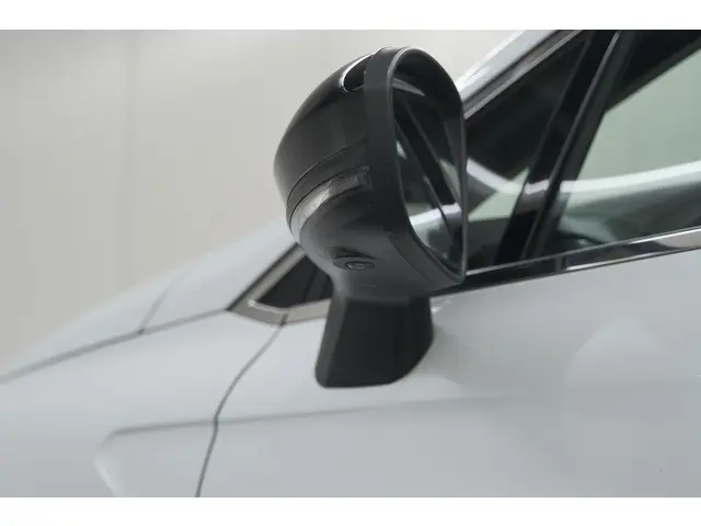 Renault Clio TCe 100 EDC Intens 2021 Benzine 19