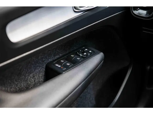 Volvo XC40 2.0 B4 Core 2023 Benzine 23