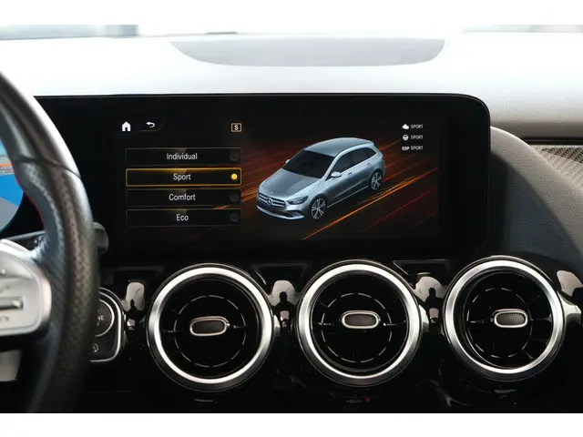 Mercedes-Benz B-Klasse 200 AMG 2019 Benzine 21