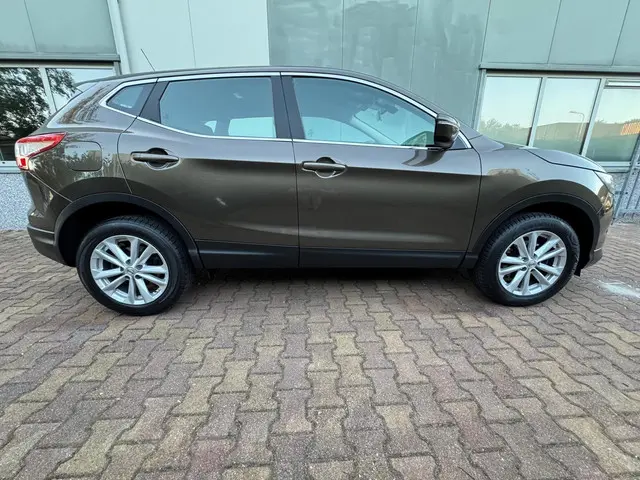 Nissan QASHQAI 1.2 Acenta ( TREKHAAK + AIRCO ) 2014 Benzine 6