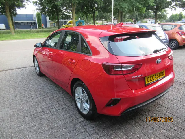 Kia Ceed 1.0 T-GDi DynamicLine 2019 Benzine 4