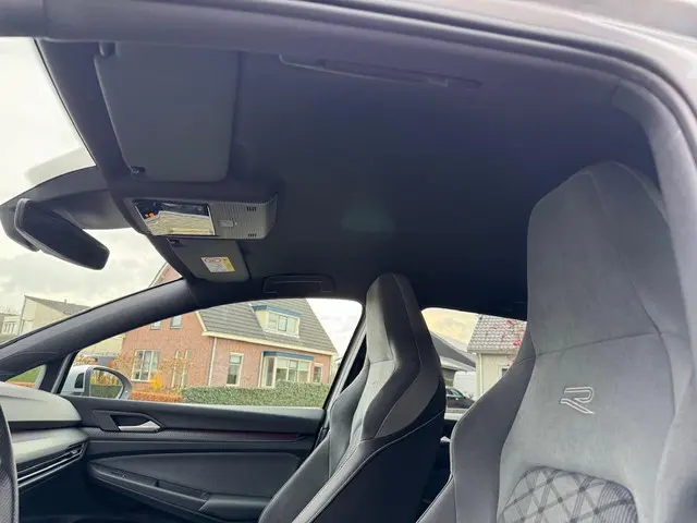 Volkswagen Golf 1.5 eTSI R-Line 2022 Benzine 14