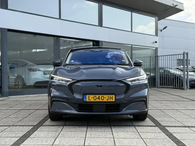 Ford Mustang Mach-E Aut. Extended 98kWh 2021 Elektrisch 8