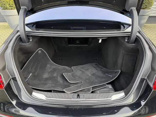 Mercedes-Benz S-Klasse 500 4MATIC AMG 2021 Benzine 24