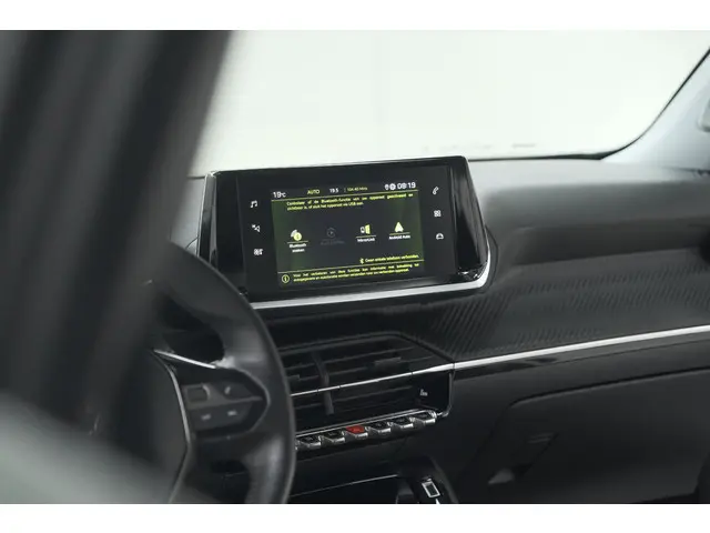 Peugeot 2008 PureTech 130 Allure 2020 Benzine 50