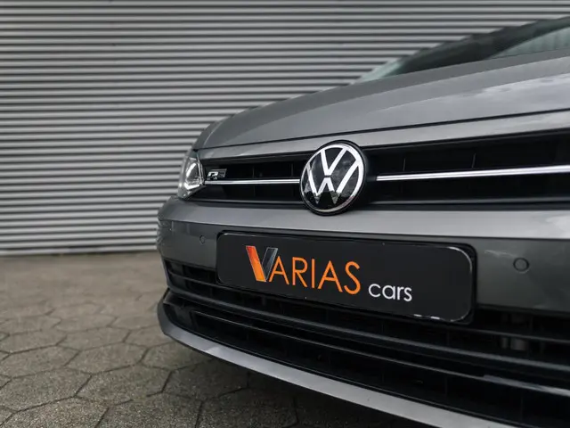 Volkswagen Polo 1.0 TSI Highline Business R 2021 Benzine 12