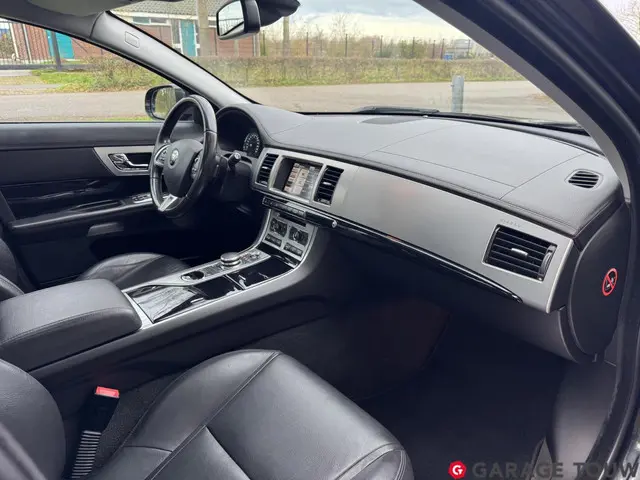 Jaguar XF 3.0 V6 SC 340PK 2014 Benzine 15