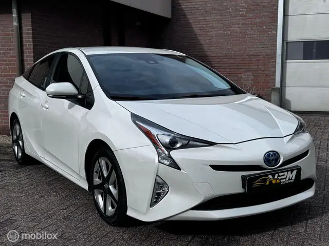 Toyota Prius 1.8 Business Plus 2017 Hybride Benzine 6