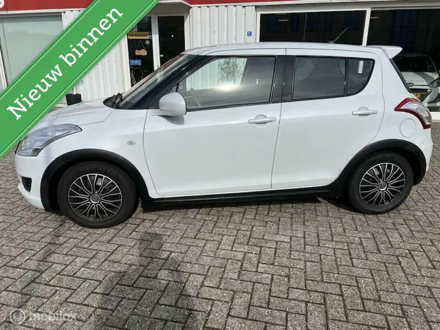 Suzuki Swift 1.2 Bandit EASSS 2012 Benzine 4