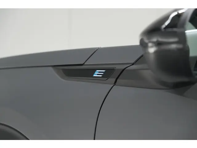 Peugeot e-2008 EV GT 50 kWh 2025 Elektrisch 18