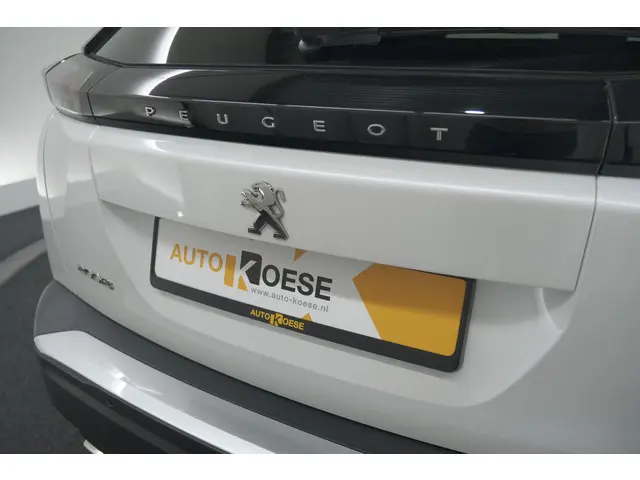 Peugeot 2008 PureTech 130 EAT8 Allure 2023 Benzine 26