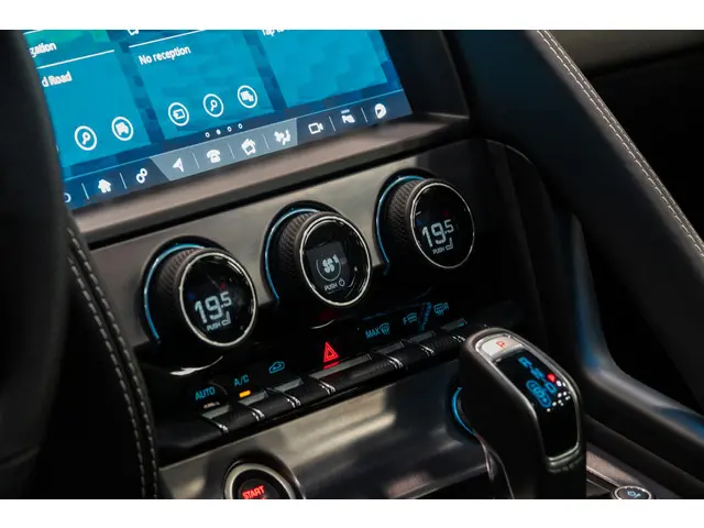 Jaguar F-Type P575 AWD R 75 2023 Benzine 22