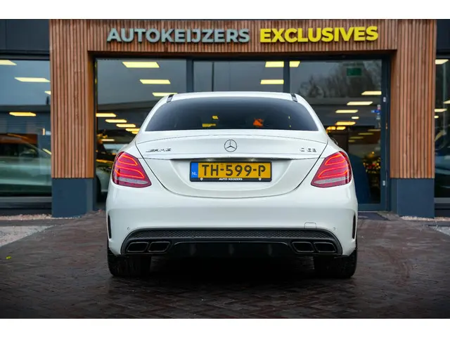 Mercedes-Benz C-Klasse AMG 63 2015 Benzine 9