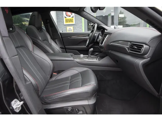 Maserati Levante 3.0 V6 AWD GranSport 2018 Benzine 13