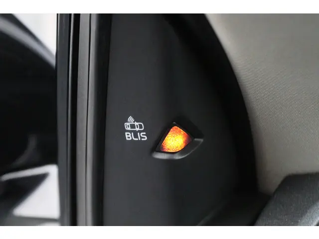 Volvo V40 Cross Country 1.6 T4 Summum 2014 Benzine 29