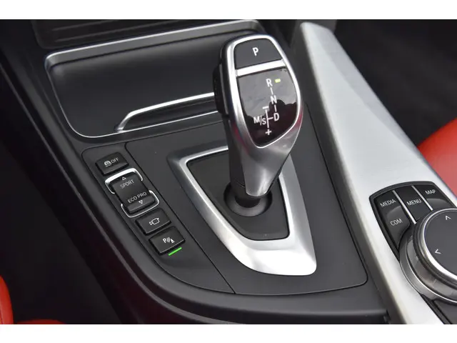 BMW 4 Serie Cabrio 440i High Executive 2019 Benzine 24