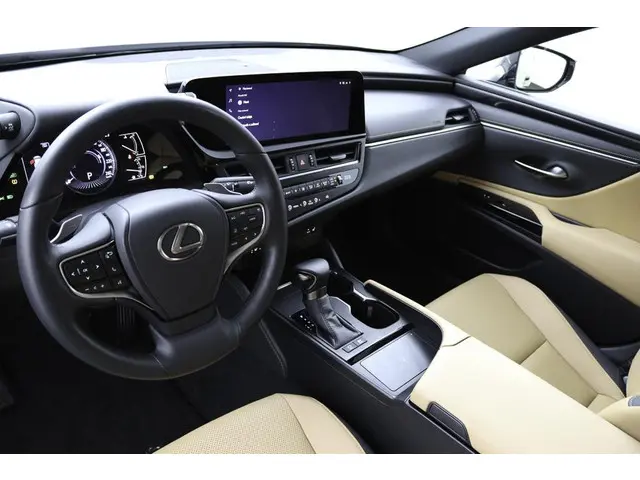 Lexus ES 300h Business Line 2024 Hybride Benzine 50
