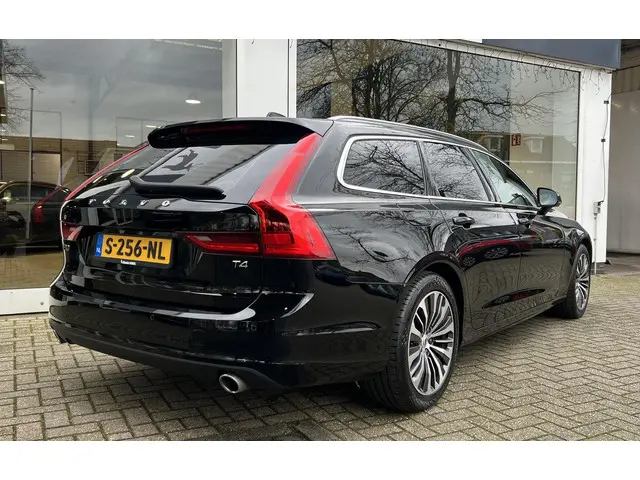 Volvo V90 3
