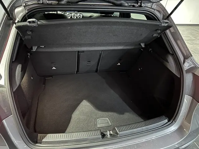 Mercedes-Benz A-Klasse 180 Luxury Line 2023 Benzine 9