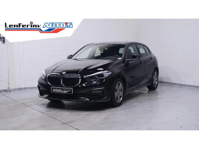BMW 1 Serie 118i Advantage 2022 Benzine