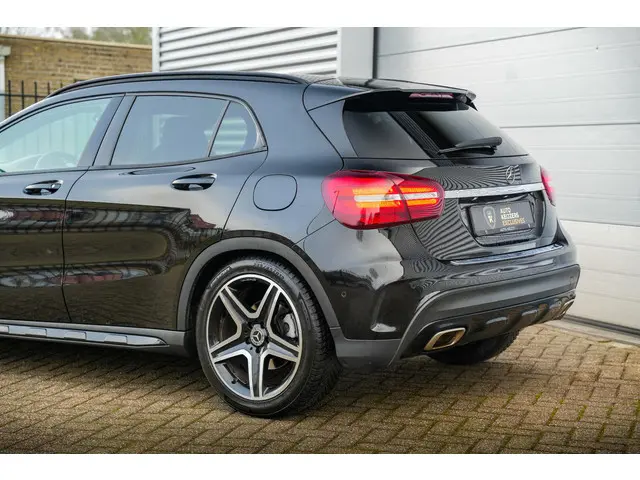 Mercedes-Benz GLA GLA 180 2019 Benzine 29