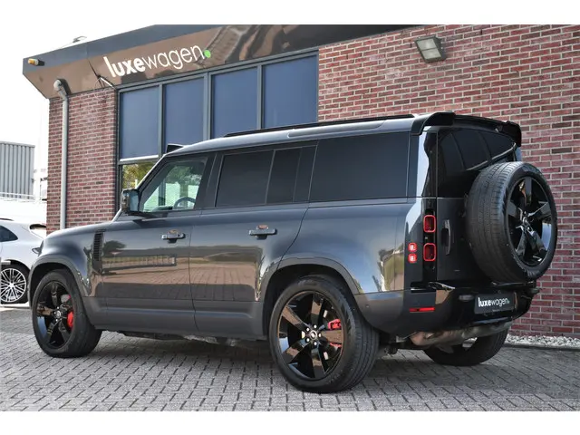 Land Rover Defender 110 D300 SE 2021 Diesel 6