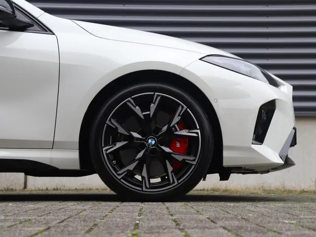 BMW 1 Serie 5-deurs 120 2025 Benzine 6