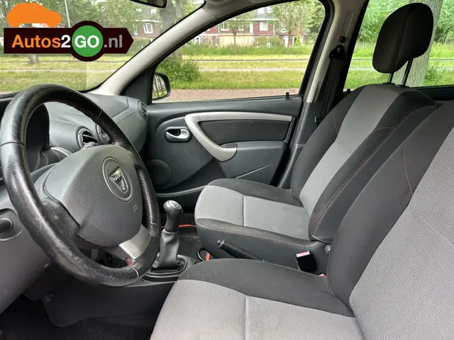 Dacia Duster 1.6 SCe 4x2 2012 Benzine 11