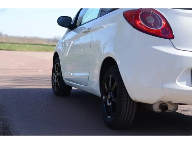 Ford Ka 1.2 Champions Edition start/stop 2013 Benzine 9