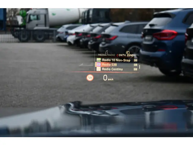 BMW 3 Serie Touring 330e M-Sport 2025 Hybride Benzine 12